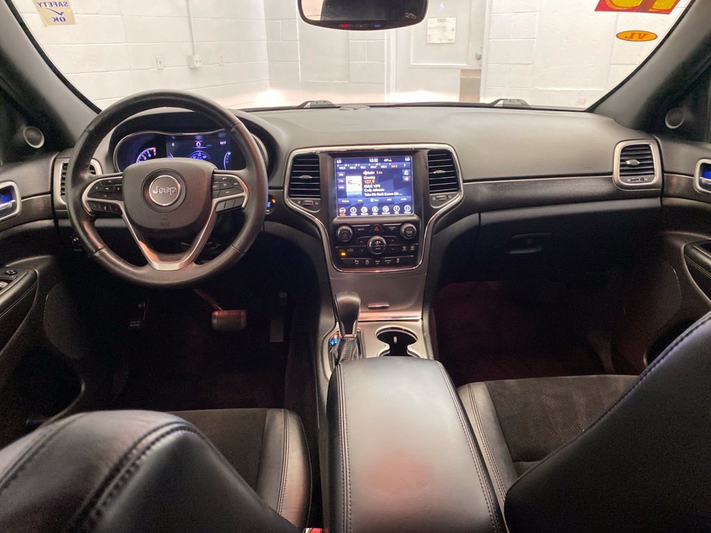 Used 2018 Silver Jeep Altitude image 10