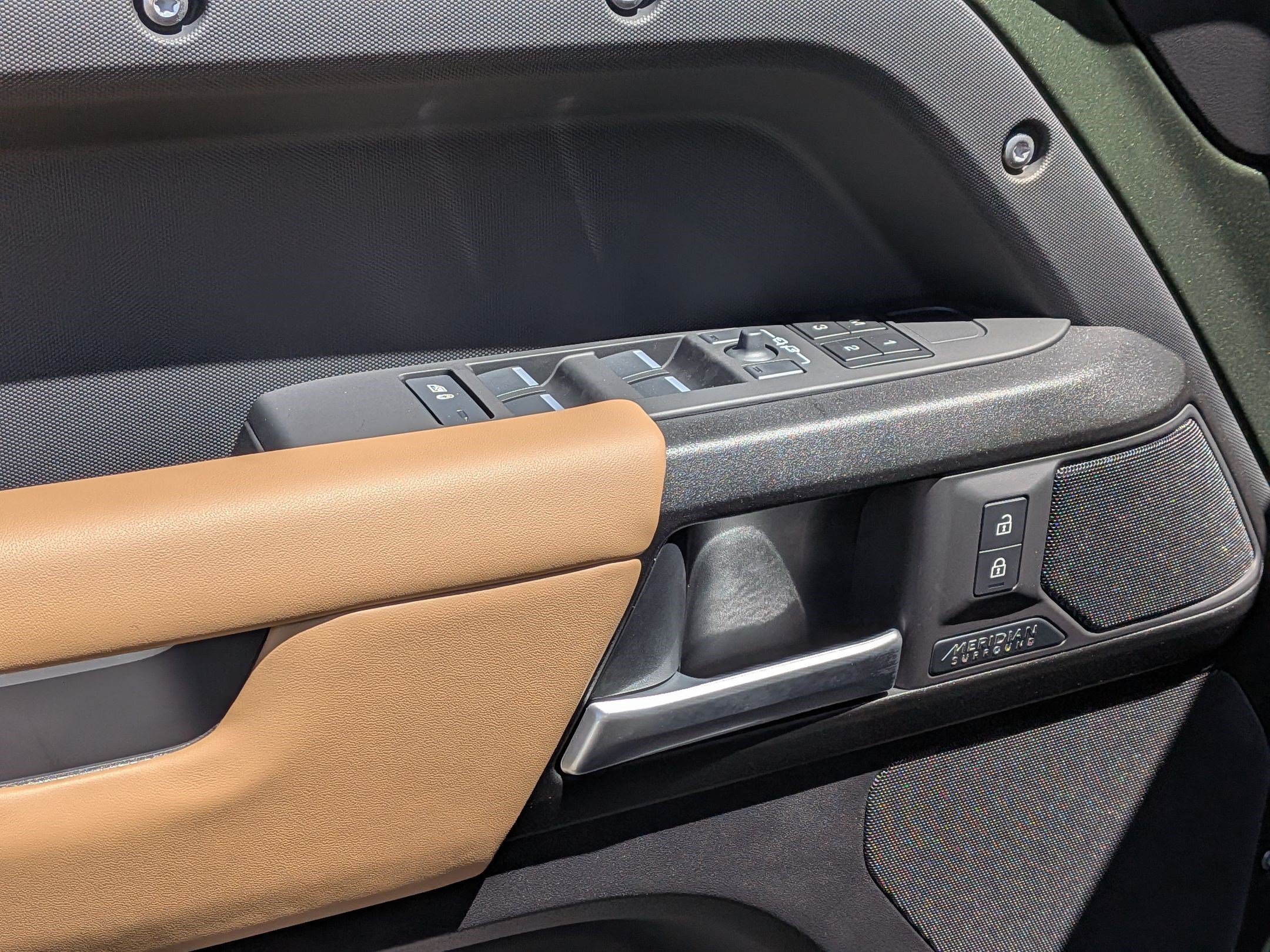 New 2026 Woolstone Green Land Rover P400 X image 13