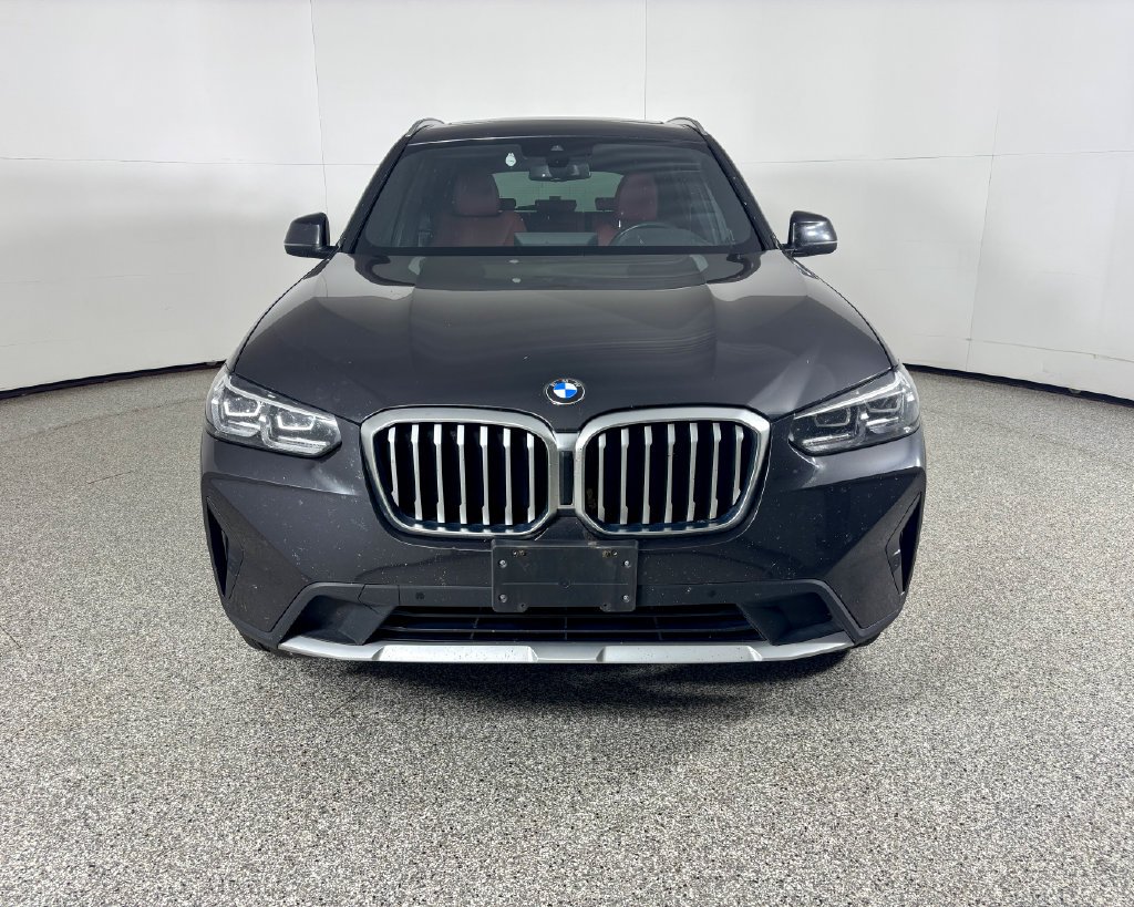 Used 2022 Gray BMW xDrive30i image 3