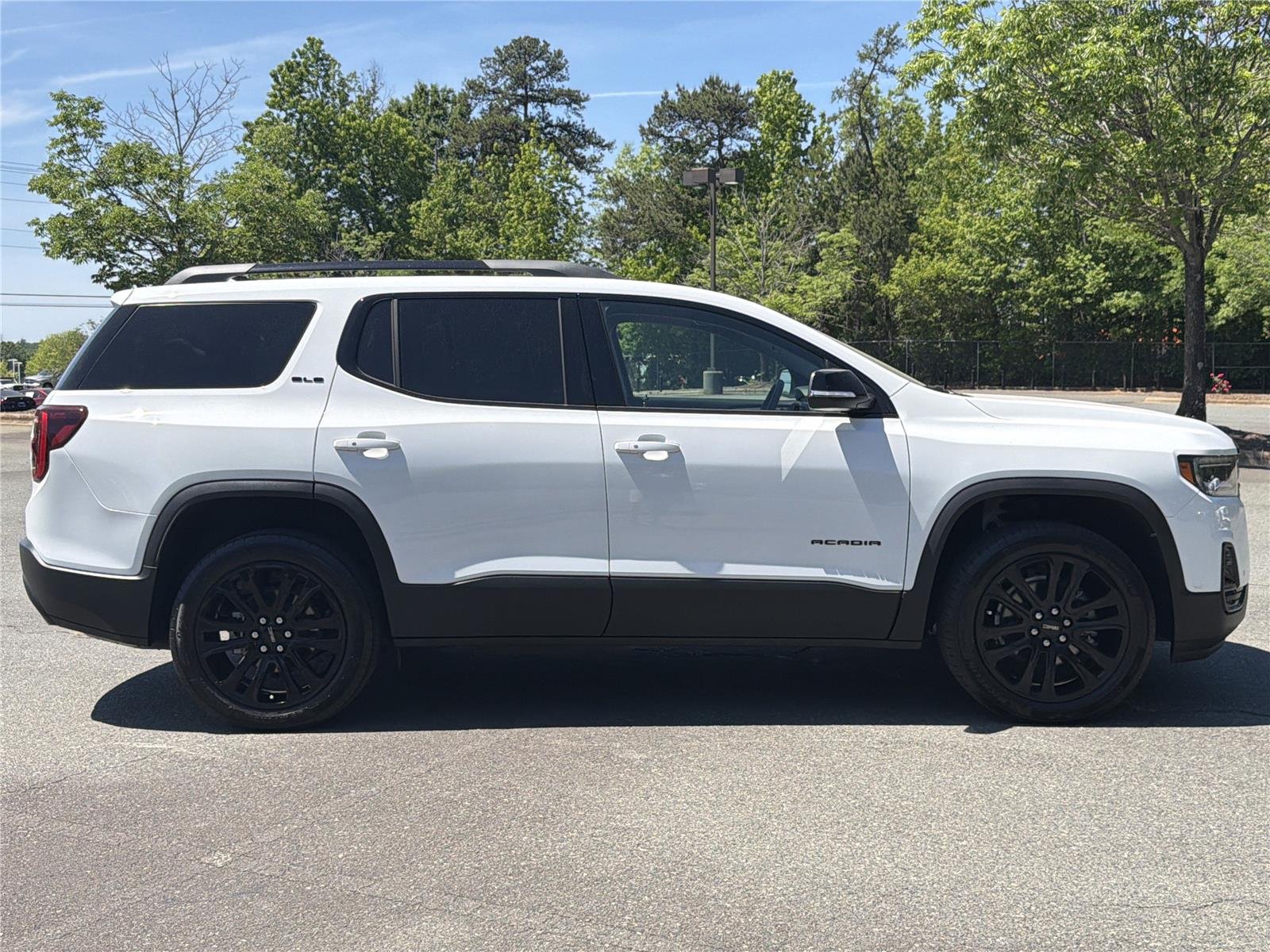 Used 2023 Summit White GMC SLE image 30