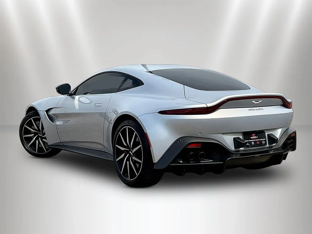 Used 2020  Aston Martin  image 4