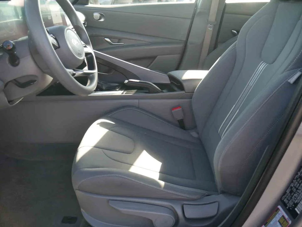 Used 2024 Silver Hyundai SEL image 21