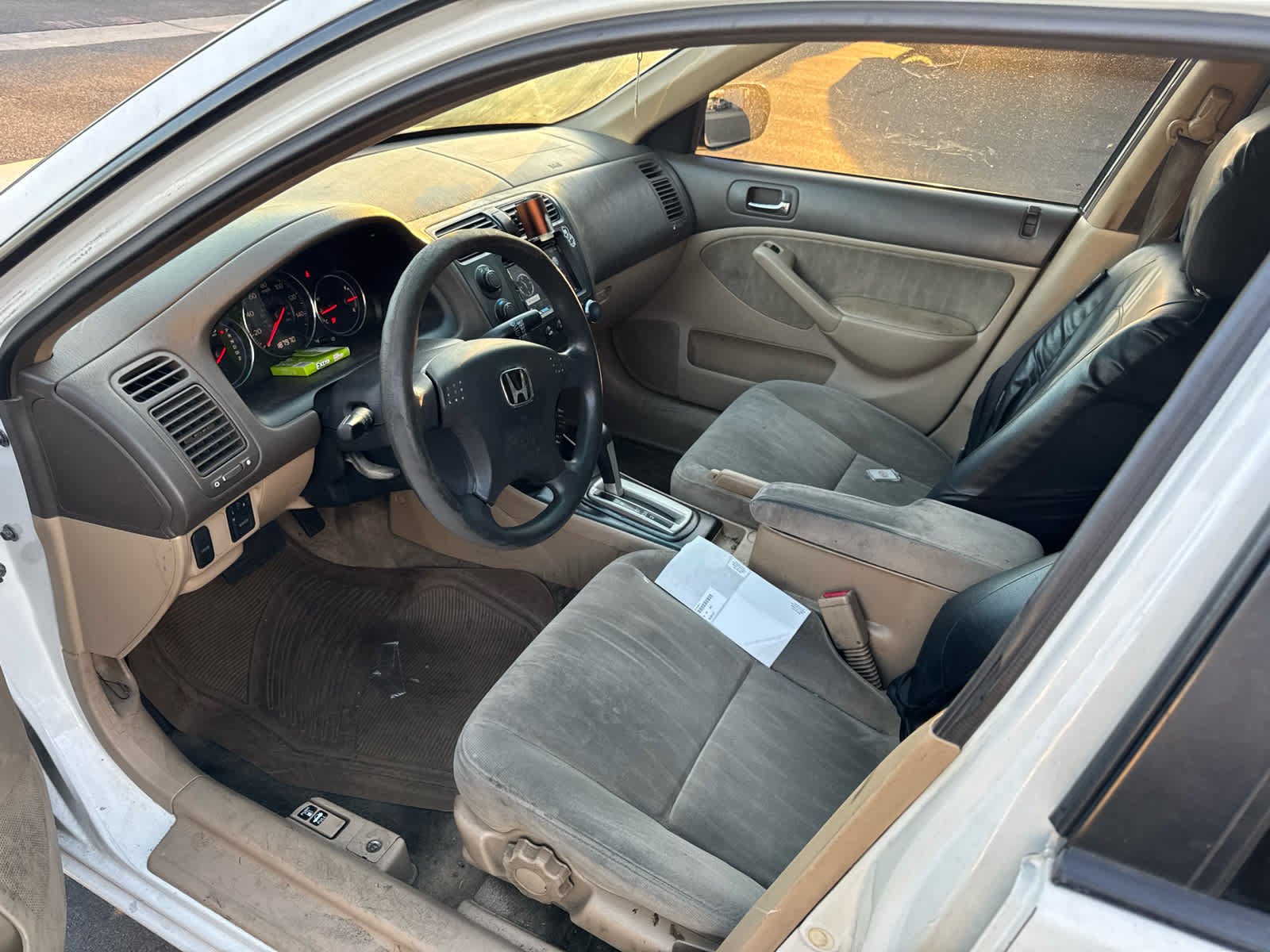 Used 2005 White Honda LX image 6