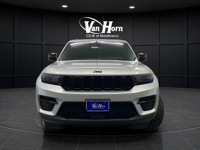 Used 2023 Silver Jeep Altitude X image 8