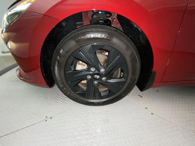 Used 2023 Red Hyundai SEL image 10