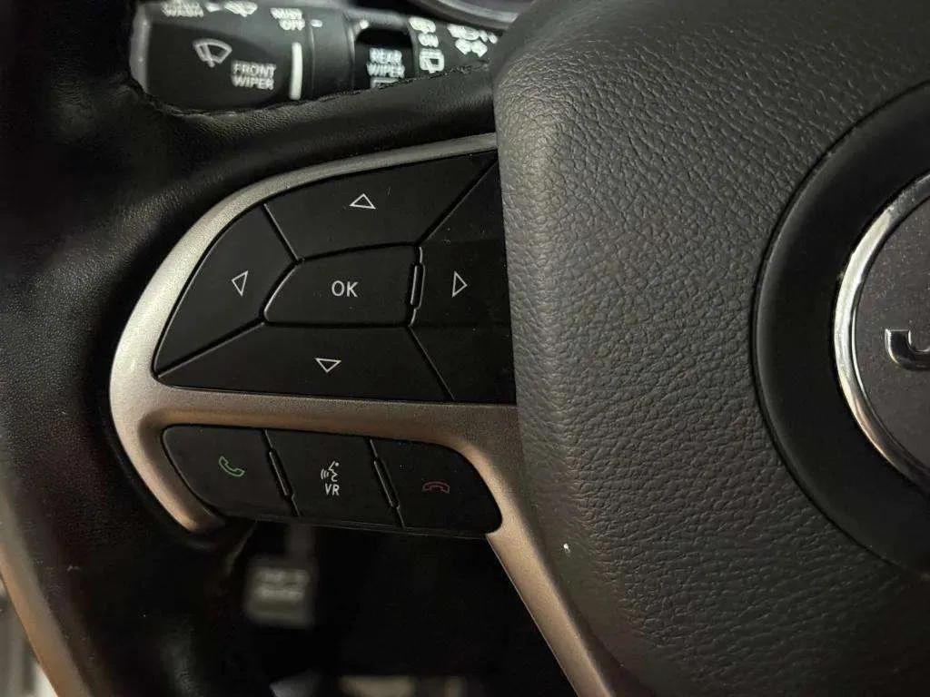 Used 2021 Sting-Gray Clearcoat Jeep Laredo X image 15