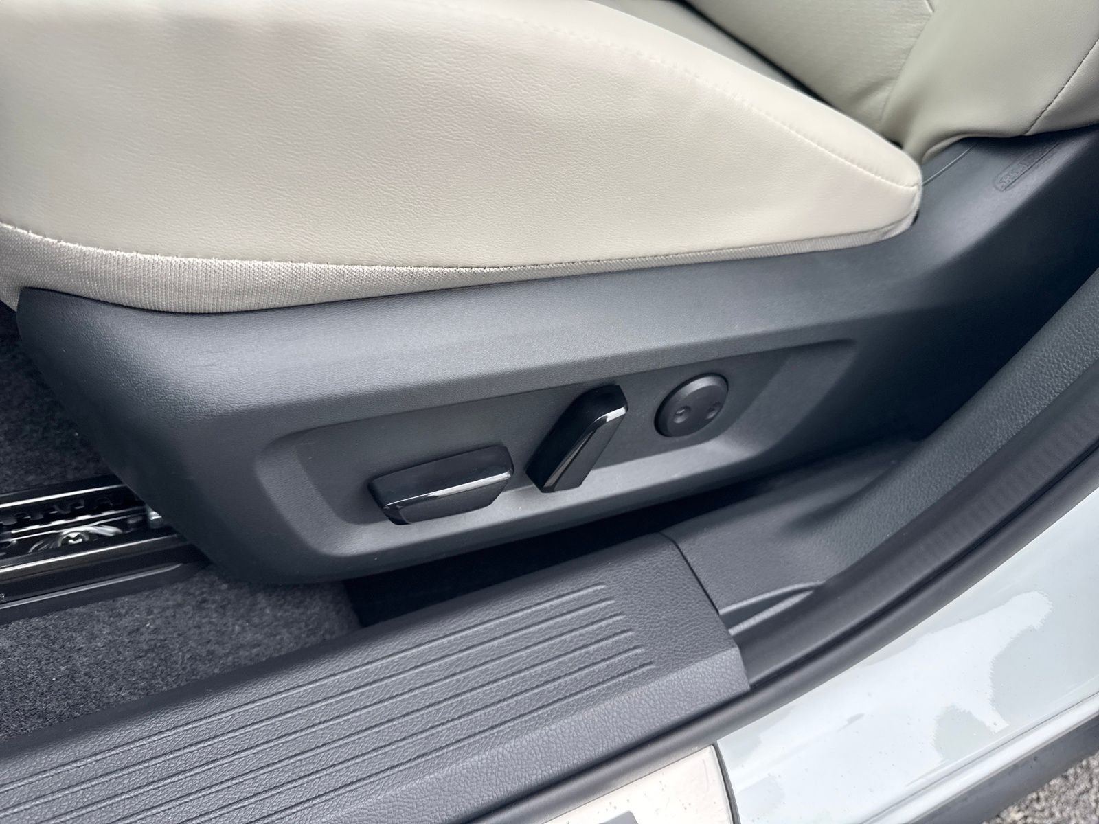 New 2026 Nissan Rogue SV 4D Sport Utility