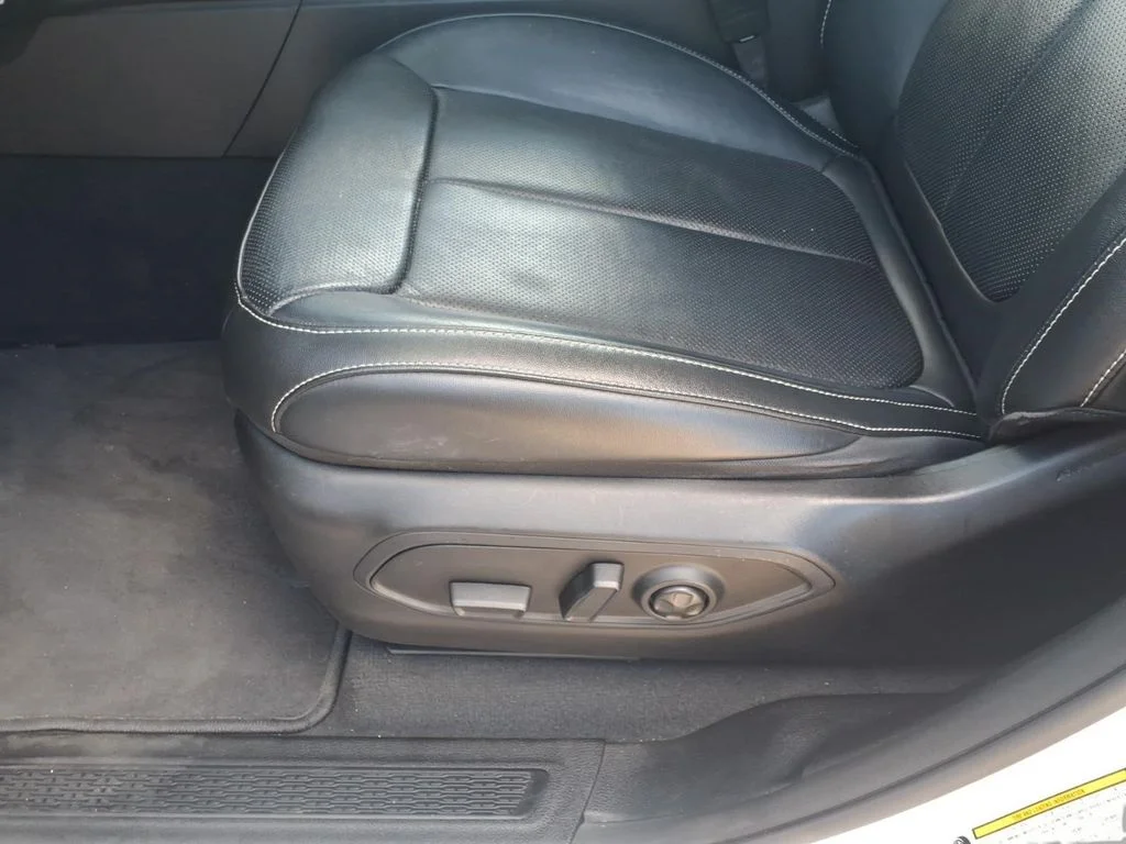 Used 2022 White Jeep Limited image 15
