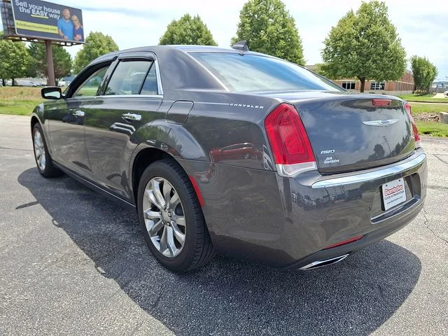 Used 2018 Gray Chrysler Limited image 7