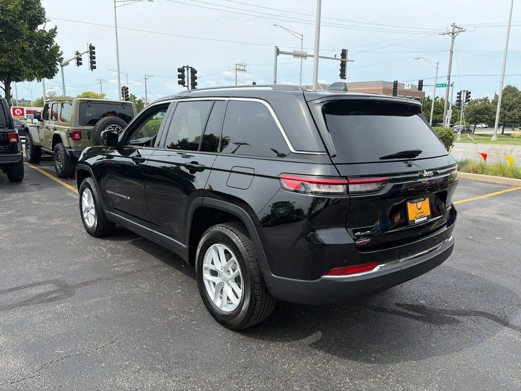 Certified Used 2023 Diamond Black Jeep Laredo image 3