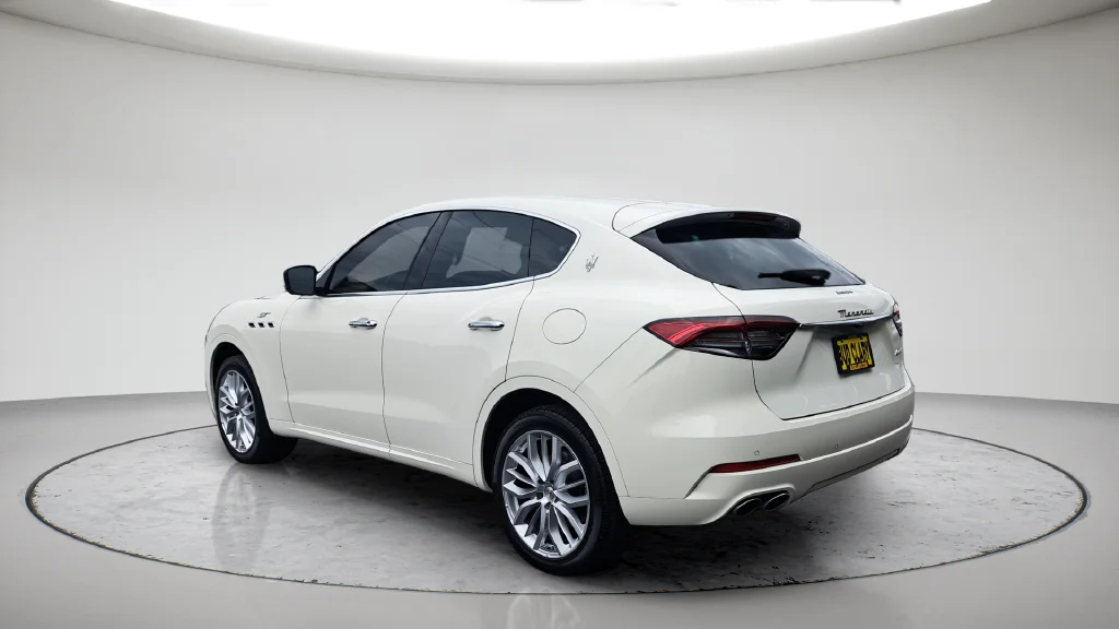 Used 2022  Maserati GT image 3