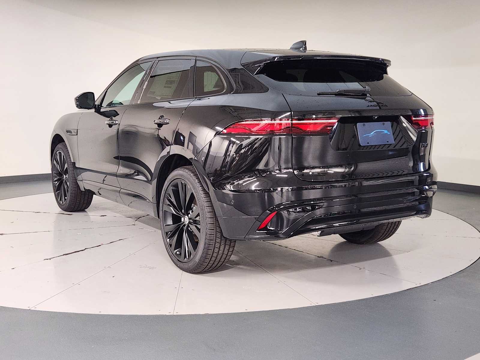 2026 Jaguar F-Pace R-Dynamic S - Photo 6