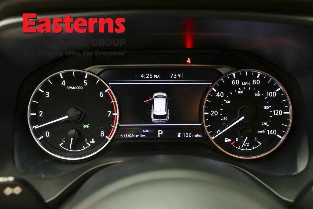 Used 2023 White Nissan S image 18