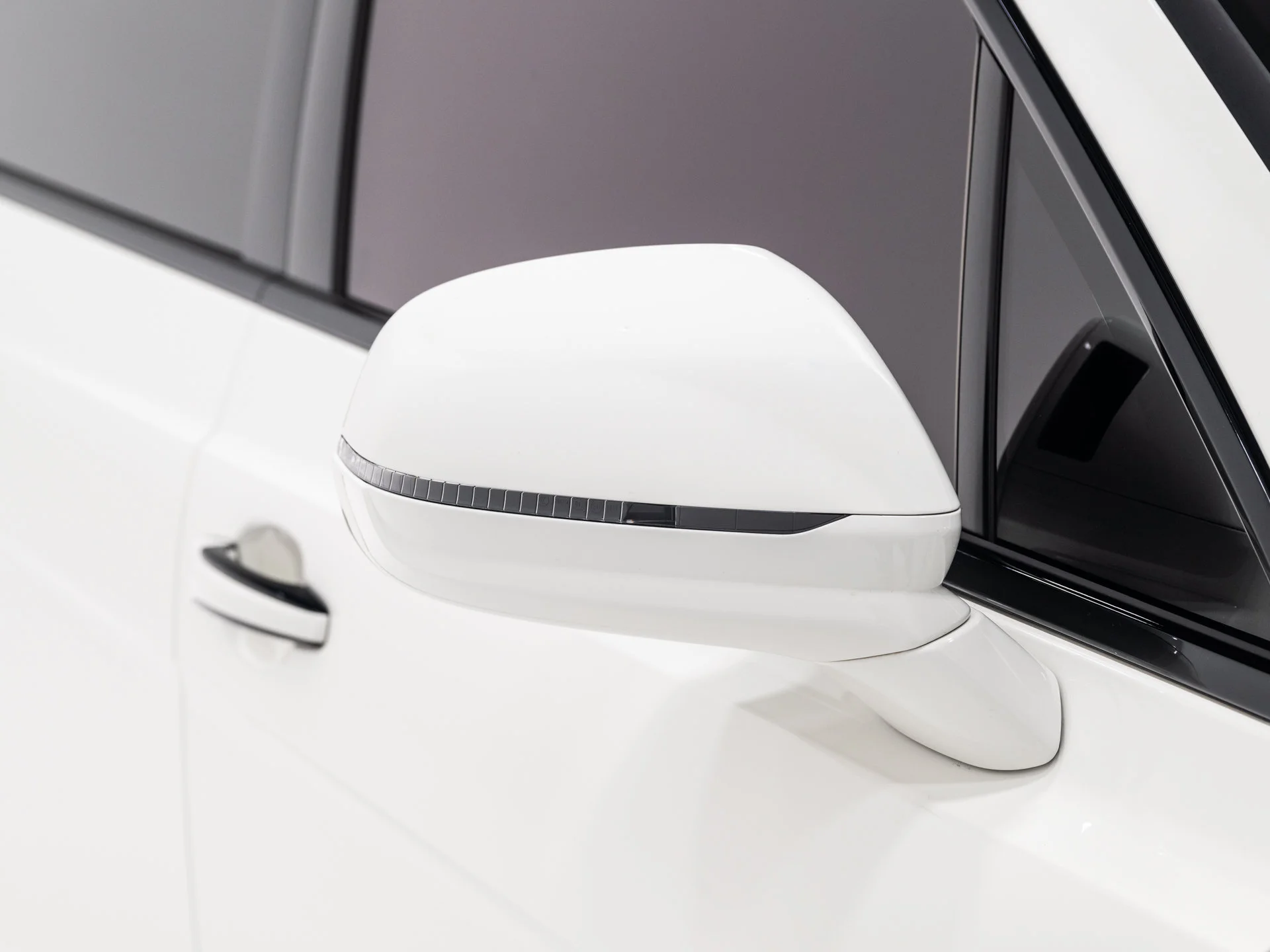 Used 2021 Glacier White Bentley Speed image 23