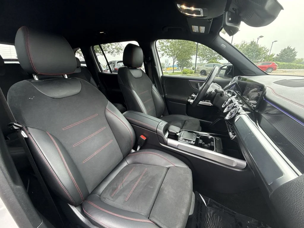 Used 2023  Mercedes-Benz 300 image 26