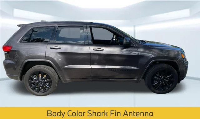 Used 2019 Gray Jeep Altitude image 8