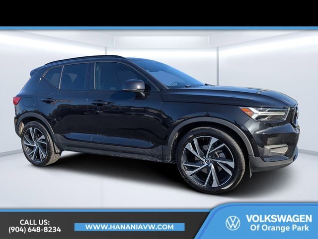 2020 Volvo XC40 R-Design