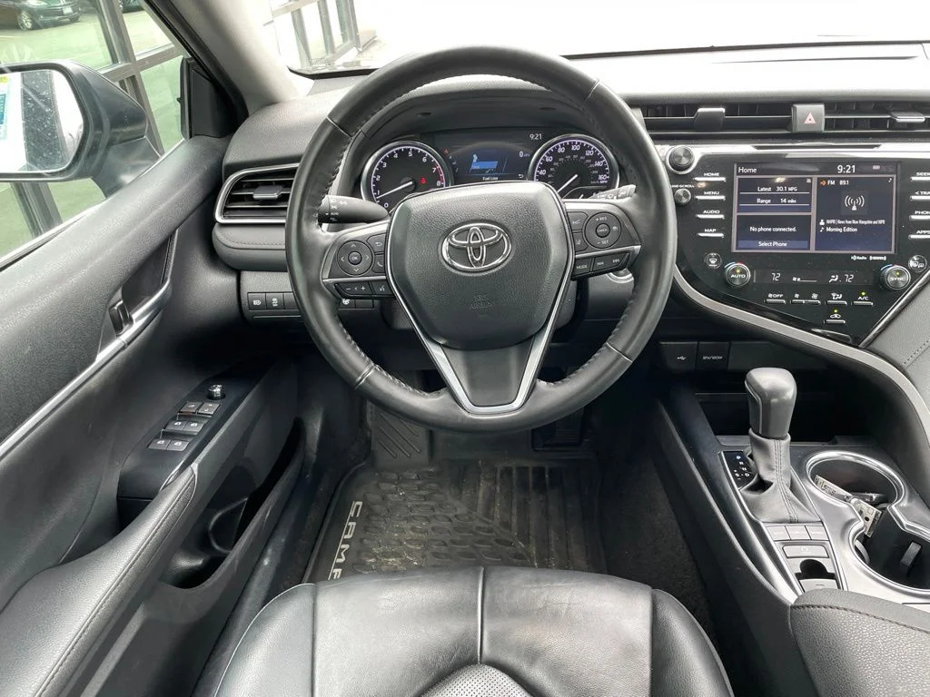 2020 Toyota Camry XLE - Photo 13
