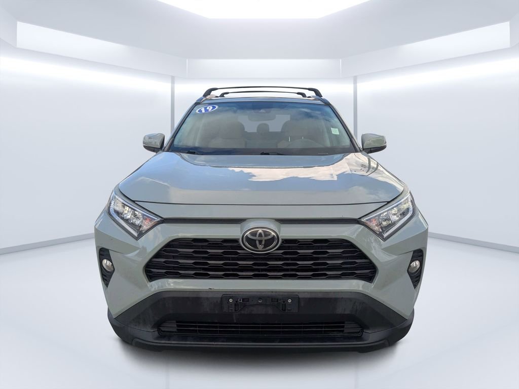 Used 2019 Green Toyota XLE image 11