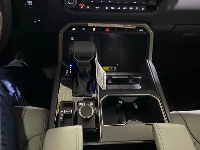 2026 Toyota Tundra Limited - Photo 21