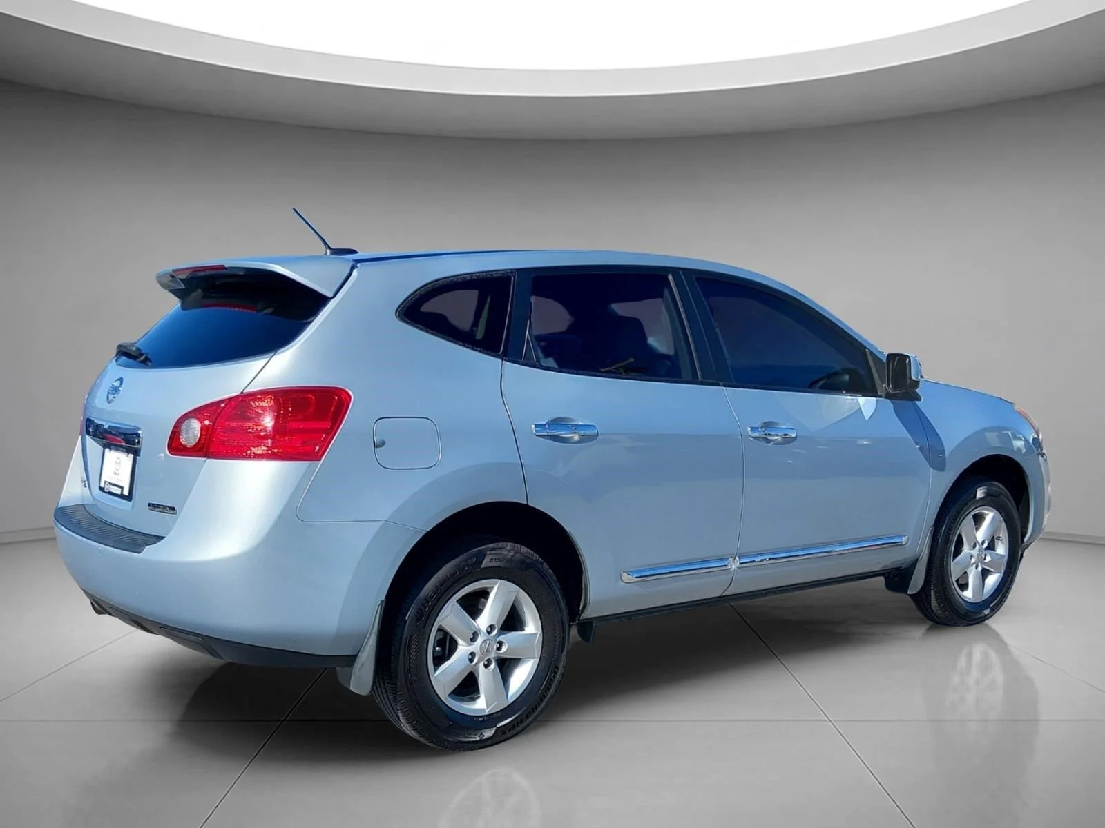 Used 2013 Graphite Blue Nissan S image 5