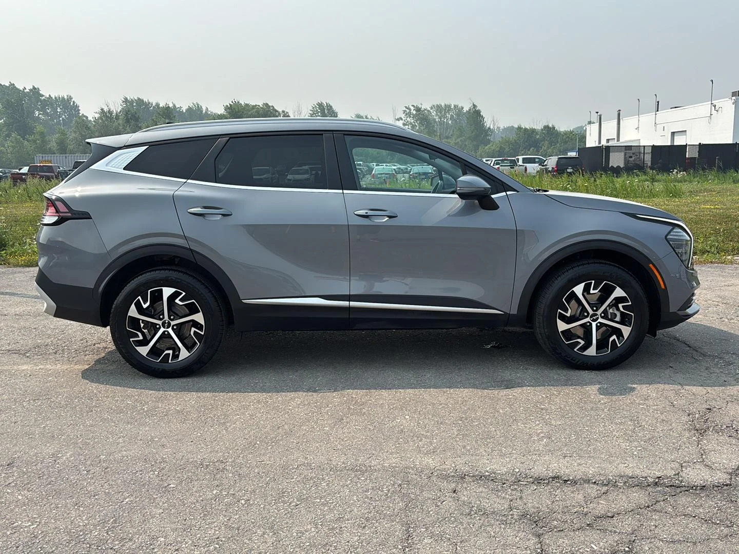 Used 2024 Everlasting Silver Kia EX image 8