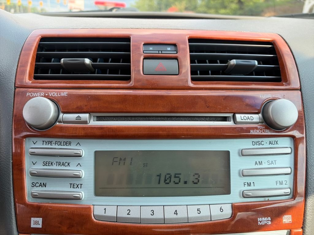 Used 2009 Super White Toyota XLE image 18