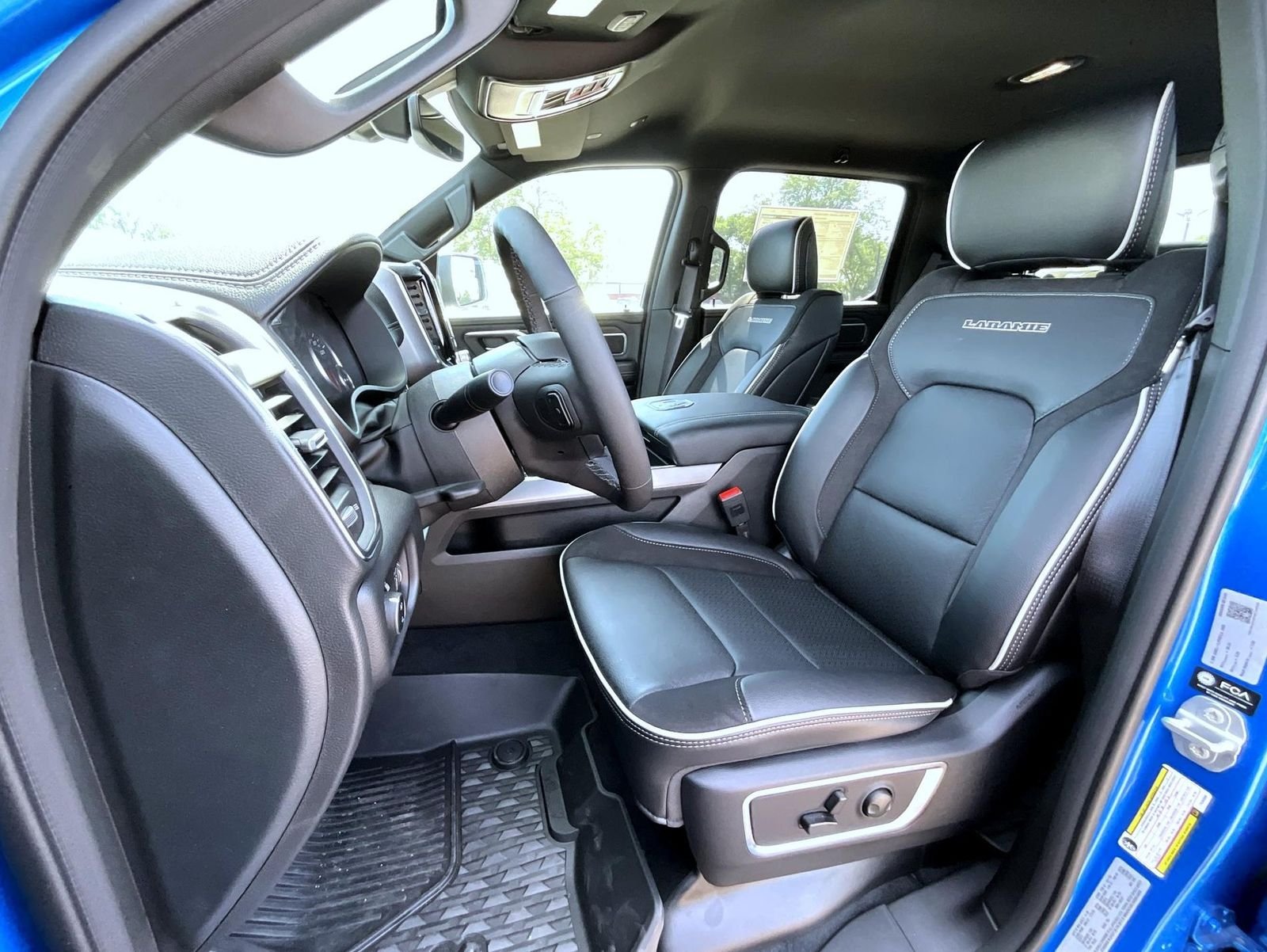 New 2026 Hydro Blue Pearl-Coat Exterior Paint RAM Laramie image 11
