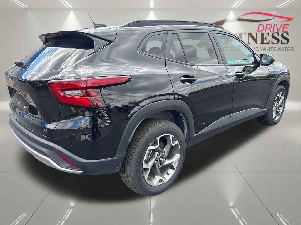 2025 Chevrolet Trax LT - Photo 8