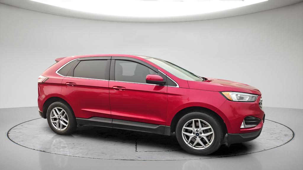 Used 2021 Red Ford SEL image 2
