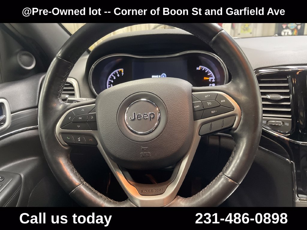 Used 2019 Silver Jeep Limited image 20