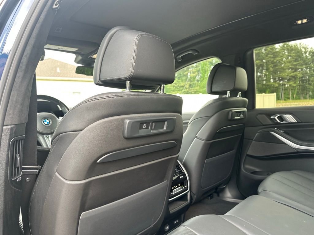 Used 2022 Phytonic Blue Metallic BMW xDrive40i image 21
