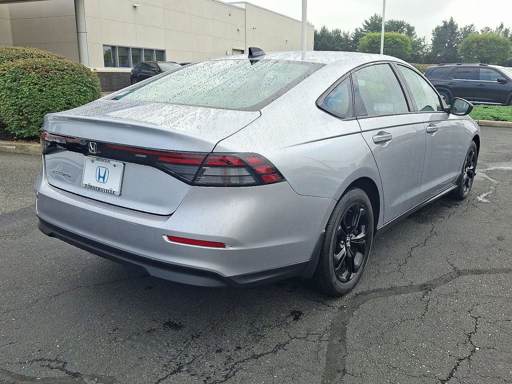 2025 Honda Accord SE - Photo 6