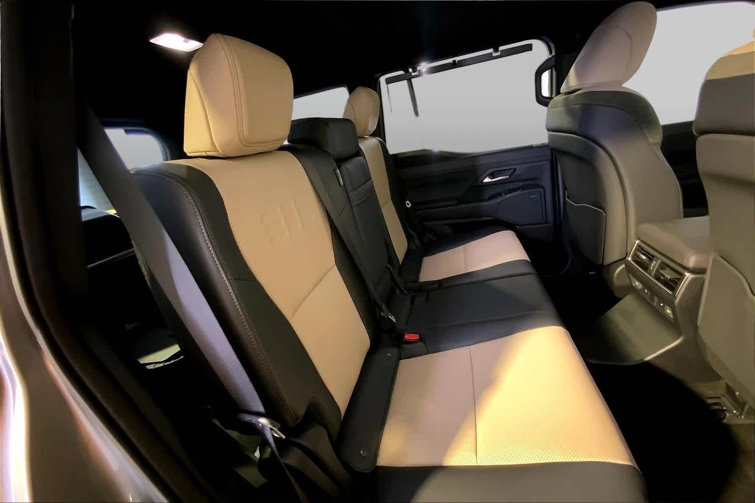 Used 2026 Atomic Silver Lexus Overtrail+ image 20