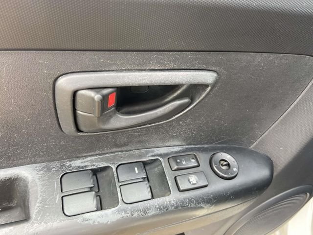 Used 2010 White Kia Plus image 12