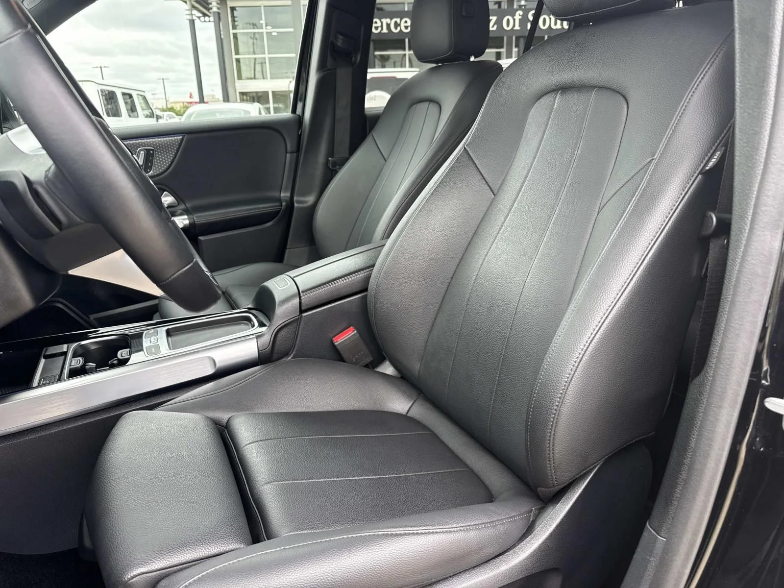 Certified Used 2025 Black Mercedes-Benz GLB 250 image 15