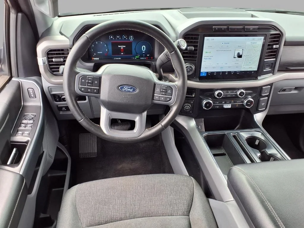 Used 2024 Gray Ford XLT image 4