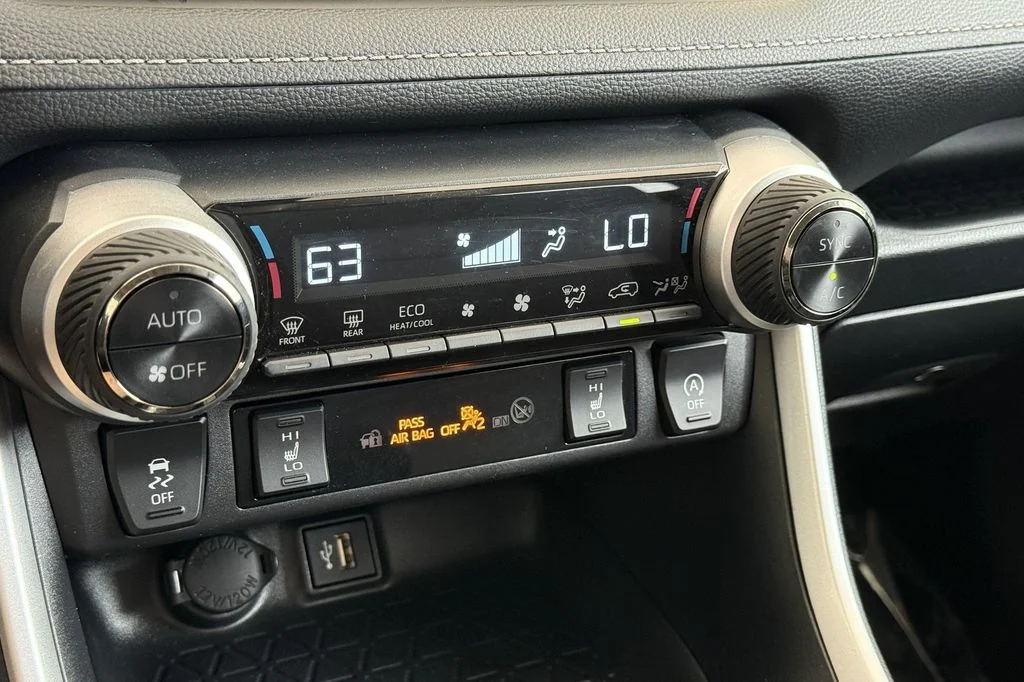 Used 2025 Silver Toyota XLE image 24