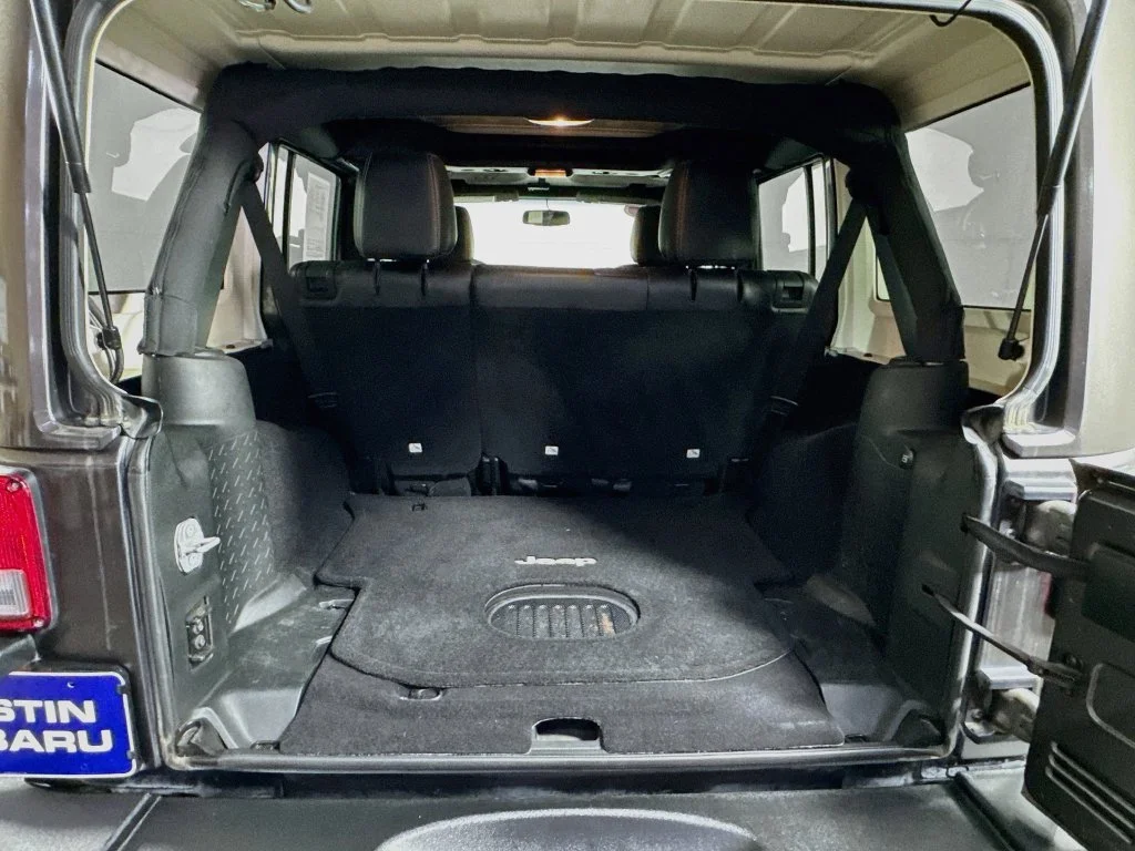 Used 2017 Gray Jeep Unlimited Rubicon image 28