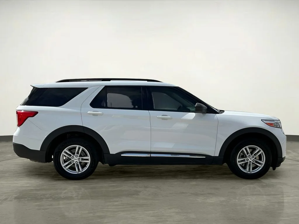 Used 2023 White Ford XLT image 9