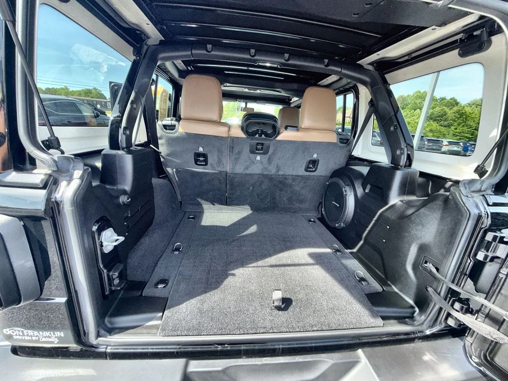 Used 2021 Black Jeep Unlimited Rubicon image 23