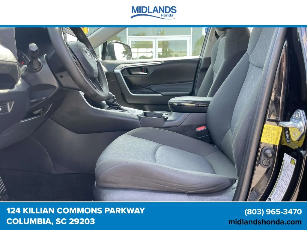 Used 2021 Midnight Black Metallic Toyota XLE image 13