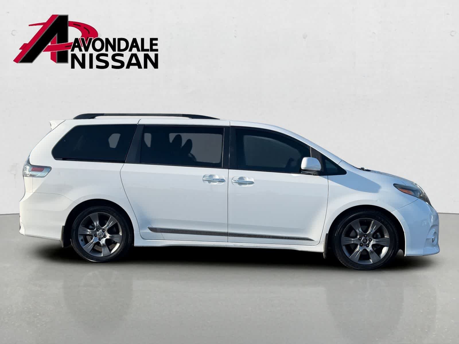 Used 2015 Super White Toyota SE Premium image 7