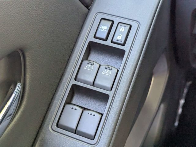 New 2026 Glacier White Nissan Crew Cab SV image 23