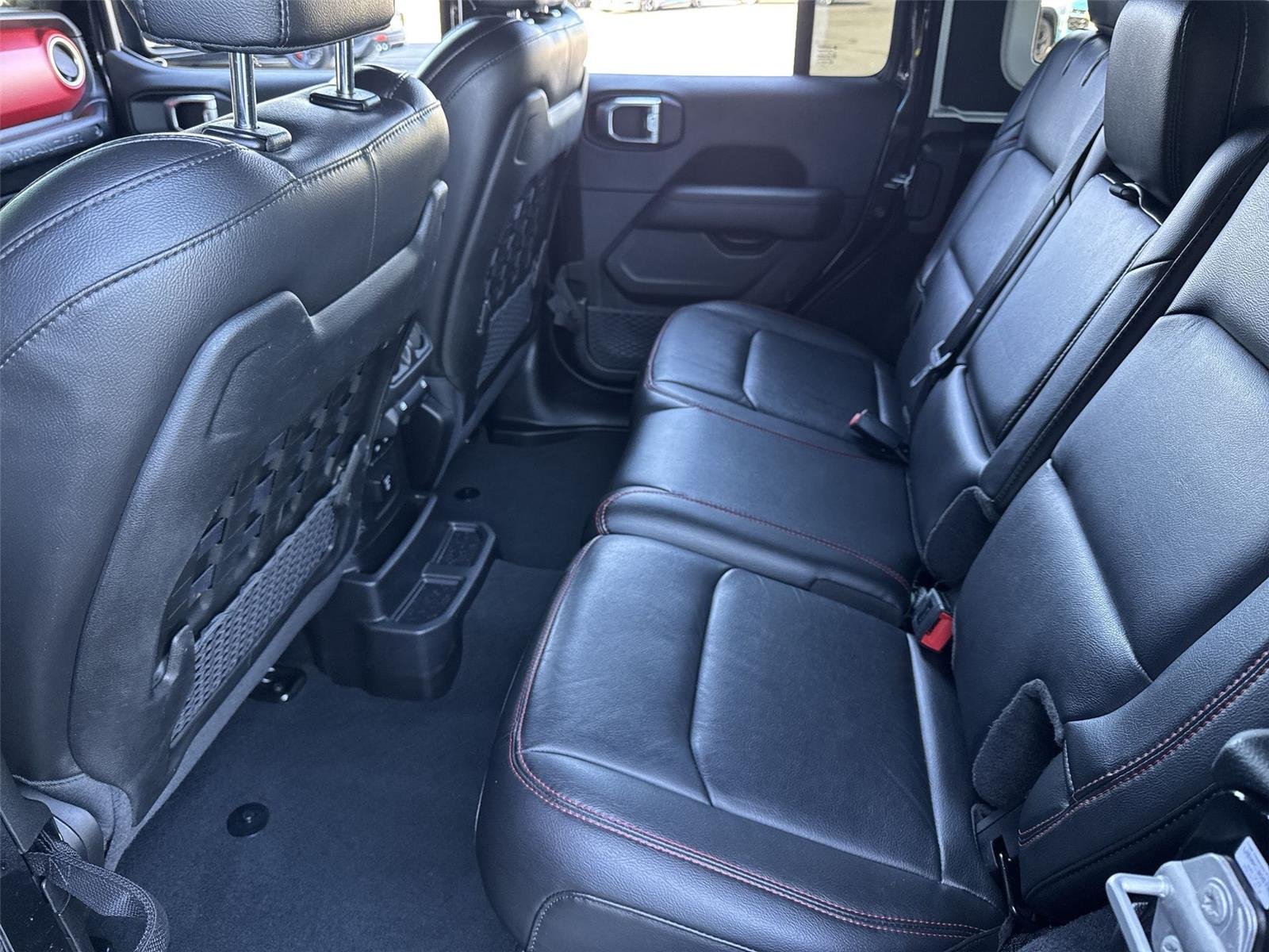 Used 2023  Jeep Rubicon image 30