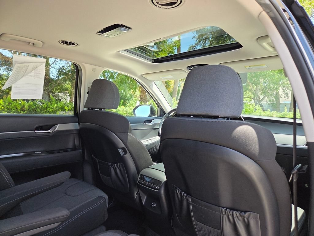 Used 2021 Becketts Black Hyundai SEL image 17