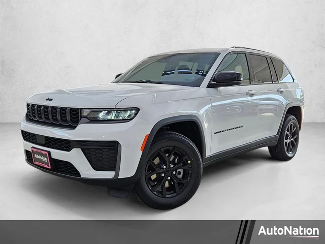 2026 Jeep Grand Cherokee Laredo Altitude