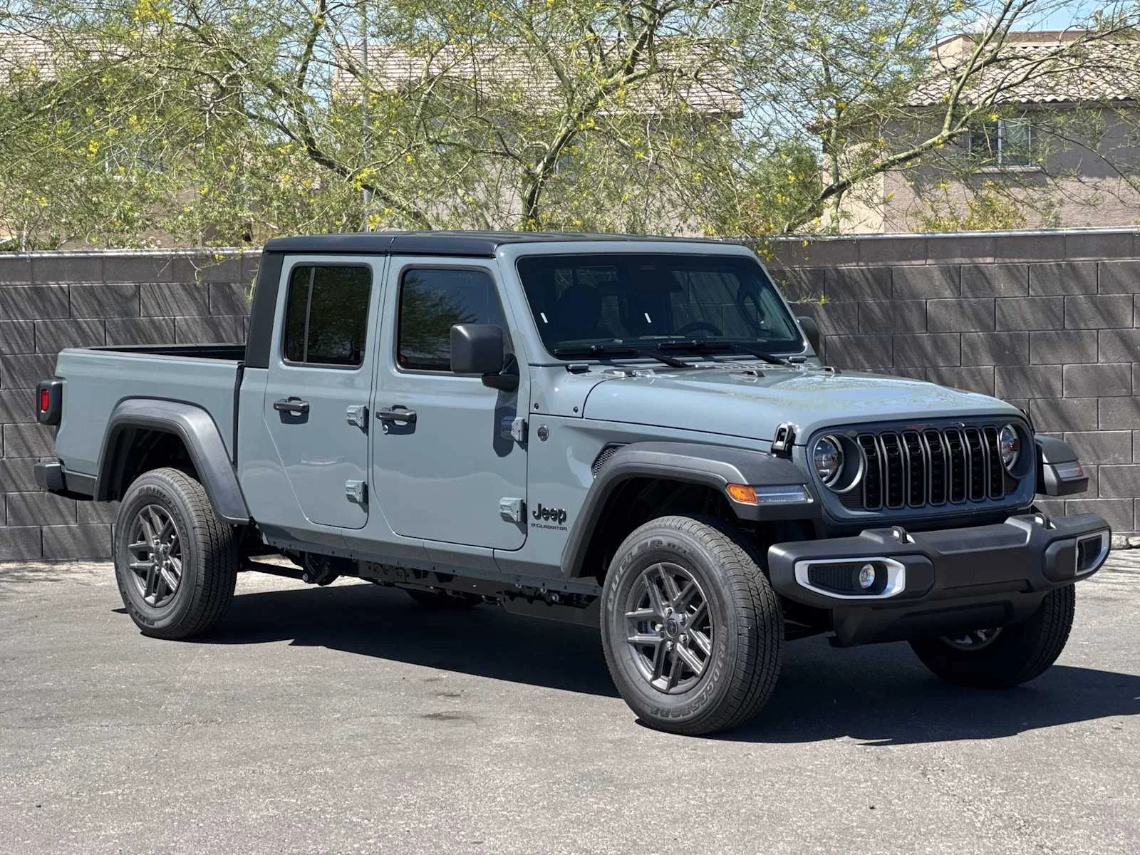 New 2026 Anvil Clear-Coat Exterior Paint Jeep Sport S image 2