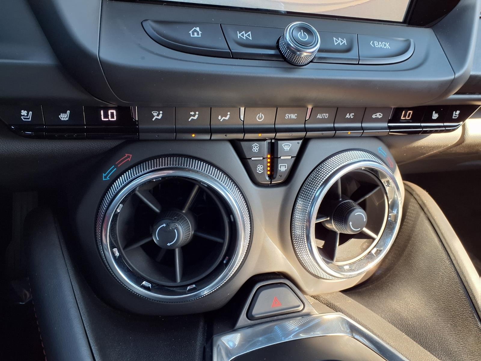 Used 2018 Silver Chevrolet 2LT image 5