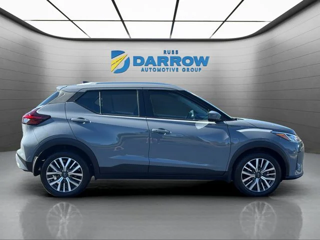 Used 2023 Gray Nissan SV image 6